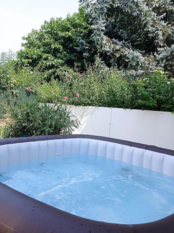 Les Rosiers - Maison Avec Jacuzzi Brive-la-Gaillarde Exterior foto